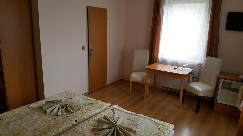 Pension U Dubu Frantiskovy Lazne Exterior photo